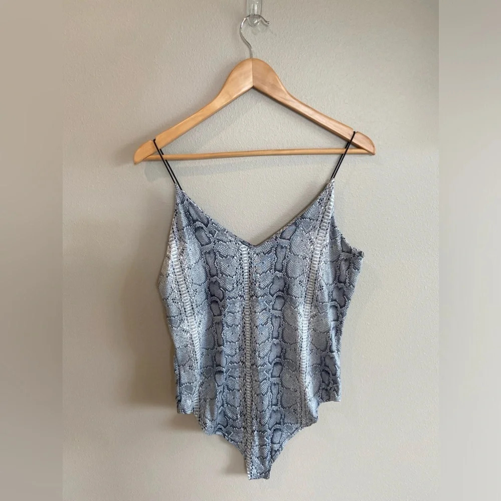 GAZE Spaghetti Strap Grey‎ Snakeskin Bodysuit Size Large NWT